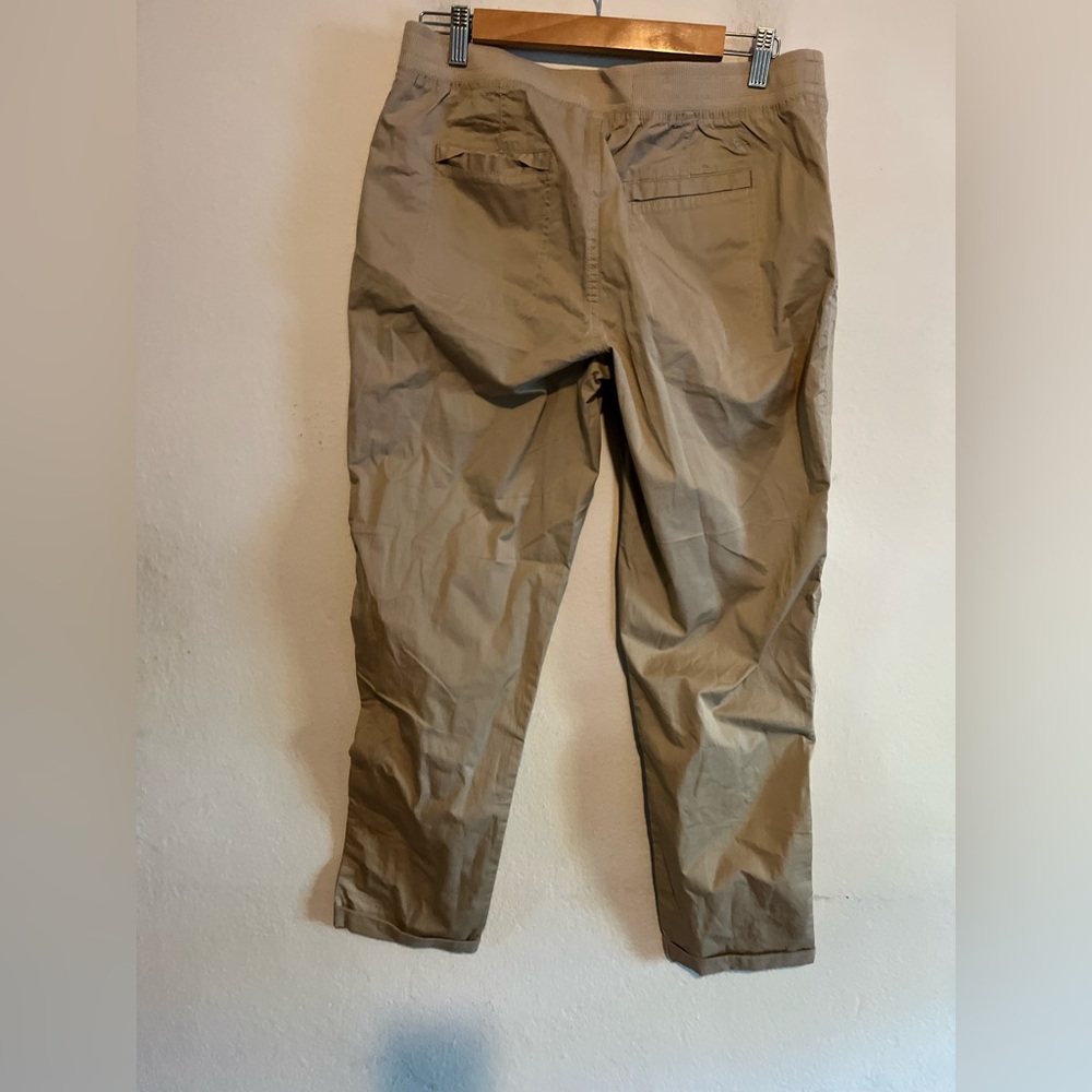 Eddie Bauer Women’s Tan Pull On Cuffed Hiking Outdoor Pants Size 10 - Picture 4 of 7